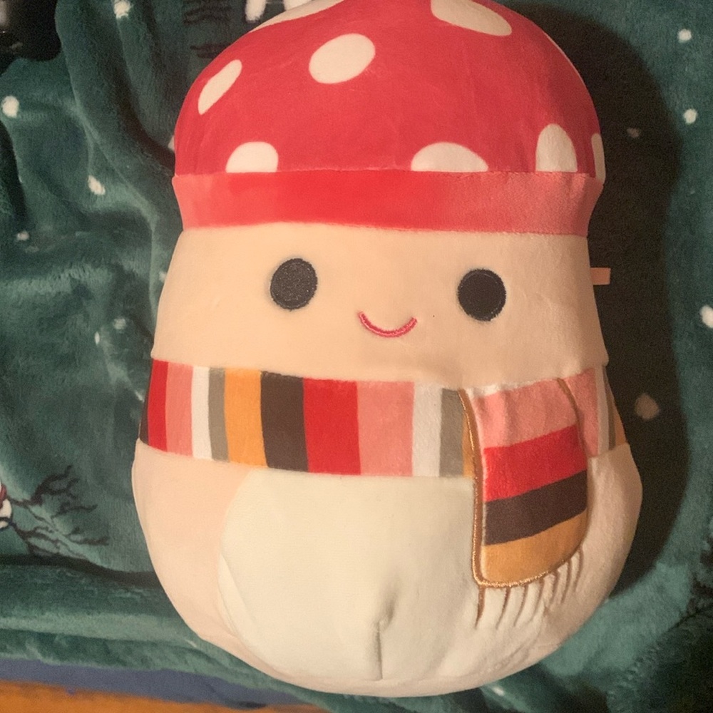 Malcolm scarf mushroom squishmallow NWT hallmark version